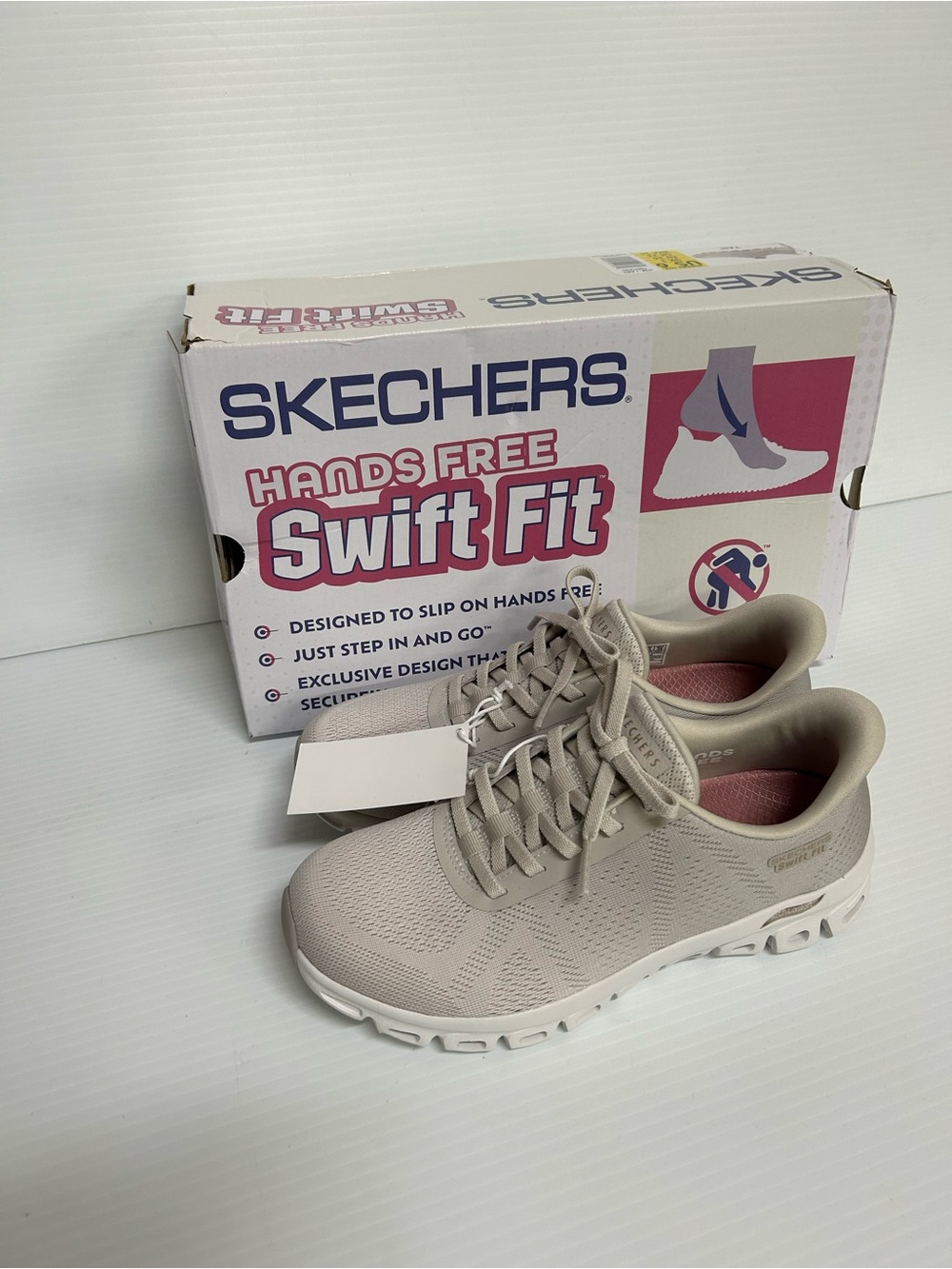 SKECHERS Hands Free Swift Fit Women’s Slip-Ins Slip On Sneaker Tan Size 6 NEW